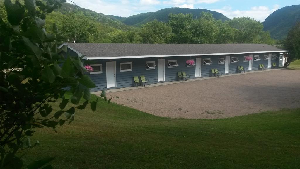 Cornerstone Motel Cheticamp Exterior photo